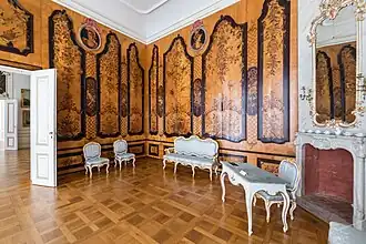 Großes Intarsienkabinett der zweiten Gästewohnung