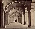 Säulenhalle, Foto durch Samuel Bourne von 1866