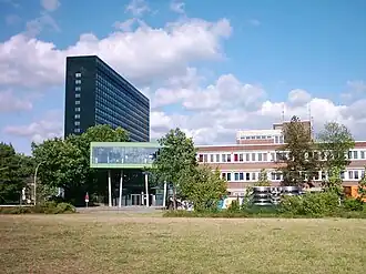 1973–2010: Holmbrook, im Hintergrund das AK Altona