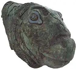 Bronzenes Trinkgefäß in Form eines Tierkopfes