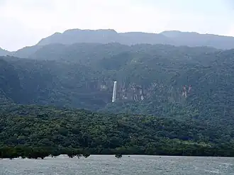 Pinaisāra-Wasserfall im Norden der Insel