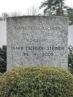 Irma Tschudi-Steiner (1912–2003) Dr. phil. nat., Pharmazeutin, Basels erste Privatdozentin an der Phil. nat. Fakultät, ao. Prof. für pharmazeut. Spezialgebiete an der Uni Bern, Grab auf dem Friedhof Hörnli, Riehen, Basel-Stadt