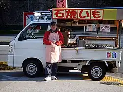 Mini-Auto zum Straßenverkauf von Yakiimo in Japan