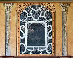 Detail eines der Fenster