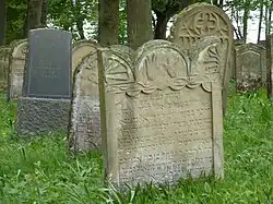 Grabstein mit Händen der Kohanim