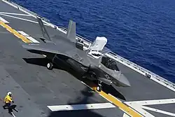 F-35B auf dem Flugdeck des Izumo (2021)