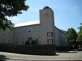 Johann-Heinrich-Pestalozzi-Gymnasium mit Schulturm und Schulsternwarte