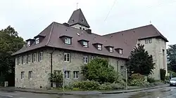 Johanneskirche mit Gemeindehaus, mittlerweile ist dieses nicht mehr vorhanden. Es wurde aufgrund einer Modernisierung der Kirche und Baumängeln abgerissen. Die Johanneskirche, „Neue Mitte“ strahlt in neuem Glanz.