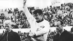 Jorma Kinnunen (Mitte), Silber im Speerwurf 1968 (Foto von 1965)