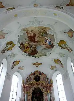 Stuck und Hochaltar im Chor der Pfarrkirche von Sachsenried