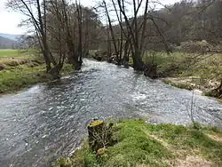 Die Jossa (vorne rechts) mündet in die Sinn (von vorne links nach hinten)