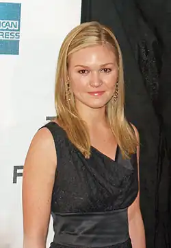 Regisseurin Julia Stiles und die Hauptdarstellerin Isabelle Fuhrman, die Charlotte spielt