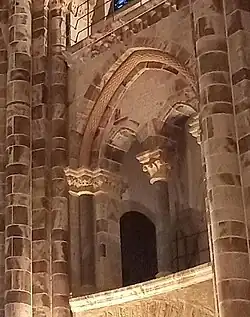 Südseite, östlichstes Joch