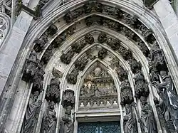 Maternusportal am Kölner Dom (stark beschädigt)