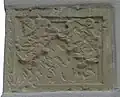 Alte Steinplatte mit Wappen