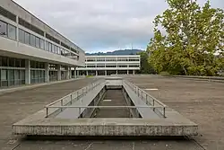 Kantonsschule Freudenberg, links und Kantonsschule Enge im Hintergrund