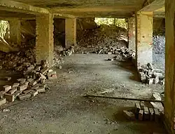 Untergeschoss mit Resten von Zwischenwänden