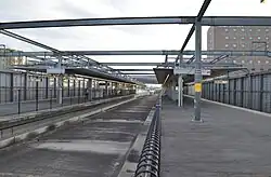 Bahnsteige (in der Mitte ungenutzt)