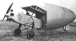 K-9 mit eingeklappten Füglen