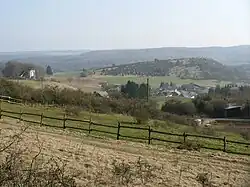 Blick vom Eifelsteig auf den Kalvarienberg