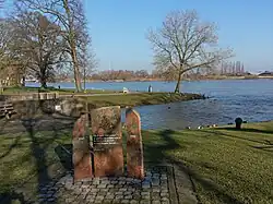 Kampen, das Befreiungsdenkmal am De La Sablonairekade
