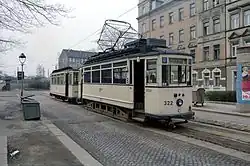 Schmalspurzug der Linie 8 nach dem Wenden an der Endstelle Weststraße (Kaßberg), 1979