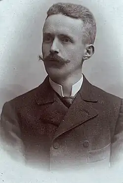 Karl Radinger mit Schnurrbart und in dunklem Anzug