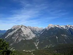 Ausblick vom Zäunlkopf auf die Nördliche Karwendelkette und die Hinterautal-Vomper-Kette