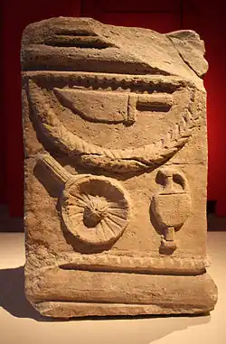 Altarstein AE 1903, 00089 aus dem Kastell Niederberg[8]