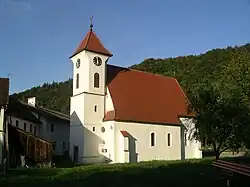 Die Filialkirche in Kasten von außen
