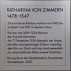 Gedenktafel von Katharina von Zimmern am Haus «Zum Mohrenkopf» am Neumarkt 13 in Zürich.