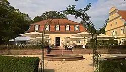 Der Kavaliersbau direkt am Jagdschloss