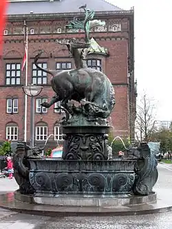 „Drachenspringbrunnen“ (Dragespringvandet)