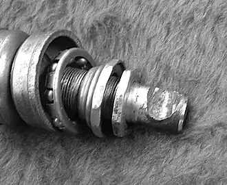 Verformung der rechten Tretlagerseite eines Thompson-Lagers