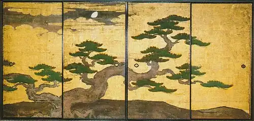 Dreitage-Mond und Kiefern auf Goldgrund