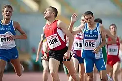Kemal Koyuncu (rotes Trikot, Mitte) erreichte als Zwölfter des zweiten Vorlaufs nicht das&nbsp;Finale