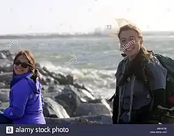 Dasselbe Bild steht watermarked bei Alamy ohne Angabe zu Fotograf und Quelle zum Verkauf[3]