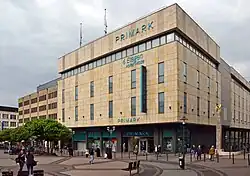 Ostseite: 1980 für C&A errichtetes Kaufhaus