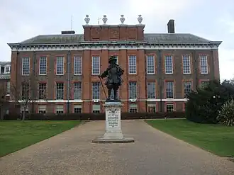 Kensington Palace (mit Denkmal Wilhelms&nbsp;III.)