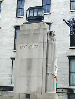 Pylon an der Kentucky-Zufahrt