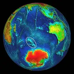 Lage des Kerguelenplateaus im Indischen Ozean, markiert durch eine weiße Ellipse