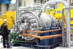 Speisewasserpumpe (Hauptpumpe) Kraftwerk Niederaußem Block K einem Enddruck von 360&nbsp;bar und einer Menge von 3750&nbsp;m³/h, angetrieben von einer SPAT