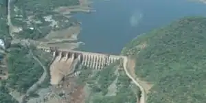 Staudamm des Laufwasserkraftwerks Kidatu