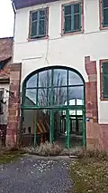 Durchfahrt Herrenhaus Südseite, mit mittelalterlichen Mauerwerksresten