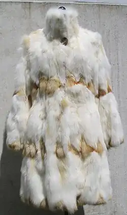 Mantel aus Kitfuchs-Seiten