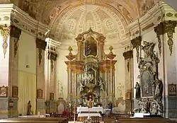 Scheinarchitektur im Altarraum der Wallfahrtskirche Maria Trost in Klösterle