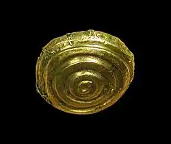 Goldblech eines Ziernagels