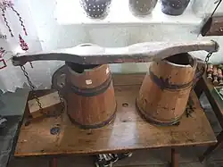 Tragjoch mit Eimern, Deutschland