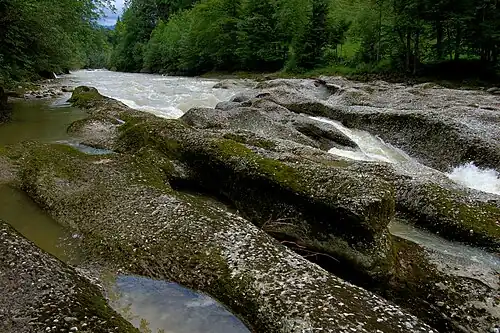 Das Chalchloch – hier hat sich die Kleine Emme einen Weg durch 10 Millionen Jahre alte Nagelfluhschichten gegraben