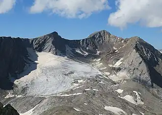 Der Große Muntanitz vom Gradötz aus gesehen, davor das Gradötzkees (Gletscherstand Juli 2022), links der Kleine Muntanitz, rechts der Muntanitzpalfen, vorn mittig der Gradötzsattel (Silesia-Höhenweg Sudetendeutsche Hütte - Rudolfshütte)